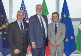 Il governatore dell’Indiana Eric Holcomb incontra il presidente Attilio Fontana in Regione Lombardia per il gemellaggio tra Monza e Indianapolis