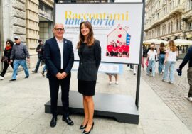 Milano, inaugurata in via Dante la mostra “Raccontami una storia” promossa dalla Fondazione Ronald Mc Donald
