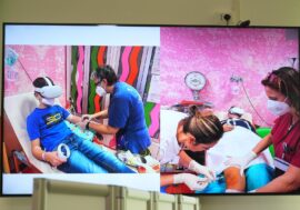 Pediatria, al Fatebenefratelli di Milano arrivano i “visori diversivi” per distrarre i bambini dal dolore