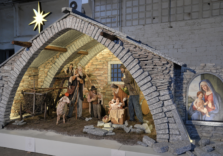 Milano, il Presepio artistico di Parè di Conegliano in mostra nel cortile dell’Arcivescovado