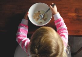 Latte in formula, vediamoci chiaro: alla scoperta di tipologie e peculiarità nutrizionali