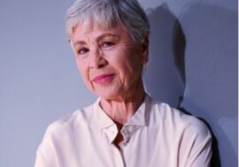 “Lo schifo”: Ottavia Piccolo racconta Ilaria Alpi al Teatro Gerolamo di Milano