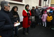 Milano ricorda i deportati nei campi nazisti con le Pietre d’inciampo