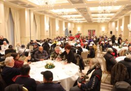 Pranzo di Natale: prudenza nella spesa e 3 italiani su 4 lo faranno a casa