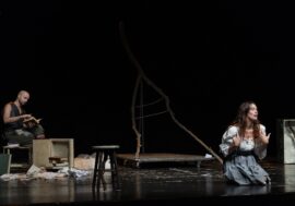 Milano, al Teatro Leonardo va in scena parodia dei ‘Promessi Sposi’ con “Questo… non s’ha da fare”