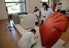 Milano Design Week, la Scuola di Restauro di Botticino fa scoprire il mestiere del restauratore con un laboratorio temporaneo in Triennale