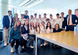 Ricevuti in Regione Lombardia gli studenti della Scuola Media di Carimate finalisti del Campionato del Mondo di Robot