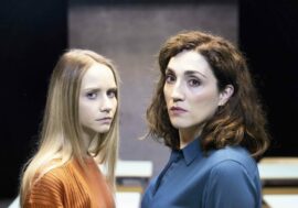 Milano, al Teatro Gerolamo Ivan Cotroneo porta in scena “La denuncia”