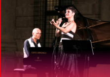 Petra Magoni e Andrea Dindo rendono omaggio a Milva al Teatro Menotti di Milano