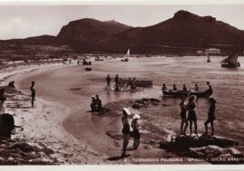 Il Mediterraneo raccontato dalle cartoline con la mostra ‘Vista mare’ ad Alghero