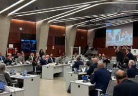 Scontro in aula del Consiglio regionale della Lombardia sulle proteste pro-Palestina, seduta sospesa
