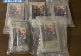 Cinque kg di cocaina nascosti nel doppiofondo dell’auto, 34enne arrestato nel Milanese