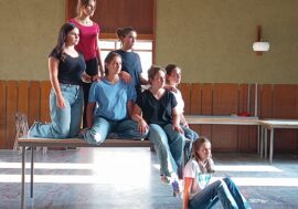 Milano, al Teatro Parenti lo spettacolo teatrale dalle operette morali di Giacomo Leopardi: “Il solo desiderio è la felicità”
