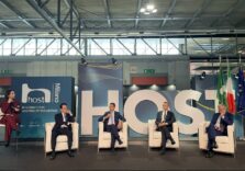 Ai padiglioni di Fiera Milano al via Host 2025: la rassegna mondiale dedicata alla ristorazione e all’accoglienza
