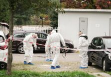 Donna accoltellata a Milano, è in gravi condizioni. In fuga l’ex marito