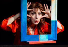Milano, al Teatro La Cavallerizza Gianna Coletti sdrammatizza le paure delle donne di invecchiare con ‘Almenopausa’