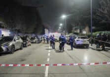 Dodicenne travolto da un furgone a Milano, è grave