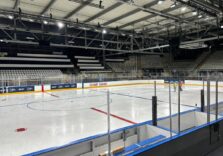 Milano-Cortina 2026, presentata la nuova pista di hockey su ghiaccio in Fiera. Investiti 25 milioni