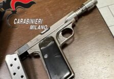 Sparano contro i buttafuori di una discoteca, arrestati due giovani a Milano