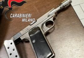 Sparano contro i buttafuori di una discoteca, arrestati due giovani a Milano