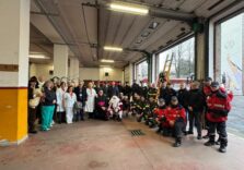 Babbo Natale e i Vigili del fuoco portano doni ai bimbi ricoverati in Pediatria all’Ospedale di Sesto San Giovanni