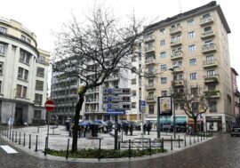 Milano, dopo i lavori di riqualificazione riaperta piazza Quasimodo