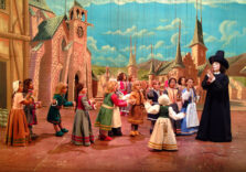 Milano, all’Atelier Carlo Colla & Figli le marionette protagoniste de “Il pifferaio magico”