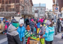 Livigno, l’Epifania si celebra tra neve, tradizione e dolcetti con il ‘Bondì Ghibinet’
