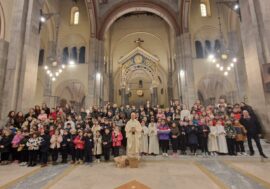 Per sostenere i giovani di Ndiza con l’apicoltura il miele del Ruanda arriva a Milano con la Scuola Primaria dell’Istituto Salesiano Sant’Ambrogio