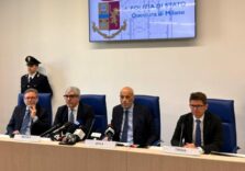 Pusher ucciso a Rogoredo, il poliziotto Cinturrino fermato per omicidio volontario. Pm Milano “Indagine non ancora conclusa, va capito il contesto”