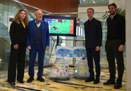 Milano, a Palazzo Pirelli esposto il disegno più lungo del mondo di pace e sport