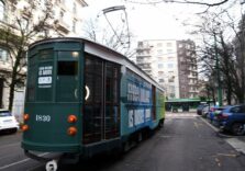 Milano, tram esce dai binari a Rozzano: nessun ferito