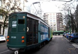 Milano, tram esce dai binari a Rozzano: nessun ferito