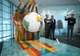 Milano, a Palazzo Lombardia inaugurata la scultura donata dalla Fondazione Exodus
