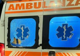 Incidente stradale nella notte a Milano, morto un motociclista di 19 anni