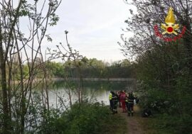 Tragedia nel Milanese, auto finisce nel laghetto di Nerviano: recuperato il corpo senza vita di un uomo
