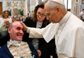 Roma, oltre 200 persone dell’AISLA incontrano Papa Leone XIV
