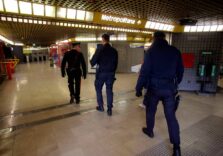 Serie di rapine sui mezzi di trasporto pubblico metropolitano a Milano, arrestati quattro giovani