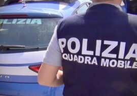 Milano, lo aggrediscono per rubargli uno smartphone: 3 arresti