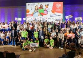 A Bergamo è la grande festa del volontariato: il Premio Costruiamo il Futuro distribuisce contributi a 67 “Eroi del quotidiano”