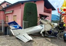 Ultraleggero si schianta su abitazioni nel Bergamasco, un morto e un ferito