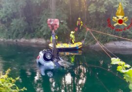 Auto finisce in un canale nel Milanese, tre morti