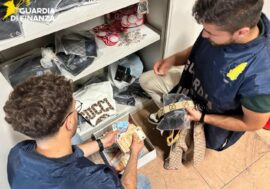 Perquisizioni della Guardia di Finanza nel Milanese, sequestrati oltre 15.000 capi contraffatti