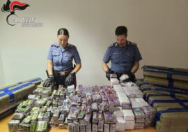 Trovati con 275 kg di hashish e 12mila euro in contanti, due giovani arrestati in Brianza