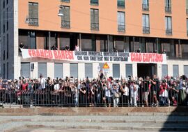 A Milano l’ultimo saluto a Franco Baresi, folla di tifosi fuori dalla basilica di Sant’Ambrogio