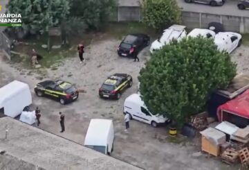 Sgominato un giro di spaccio di cocaina nel Comasco, arrestati 3 fratelli / Video