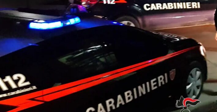 Corsico, un 28enne privo di sensi finisce nel Naviglio: salvato dai Carabinieri