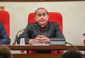 L’arcivescovo di Milano: “Scuola, occasione irrinunciabile di crescita umana e culturale”