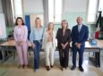 Primo giorno di scuola, l’assessore regionale lombardo Simona Tironi in visita all’IC Galvani di Milano