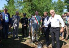 Il “Bosco dei Piloti” di Monza cresce con 22 nuovi alberi grazie all’iniziativa “Ogni Pilota, un Albero”